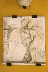 Leda y el Cisne (mármol)